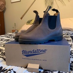 Blundstone 550 boots NWT